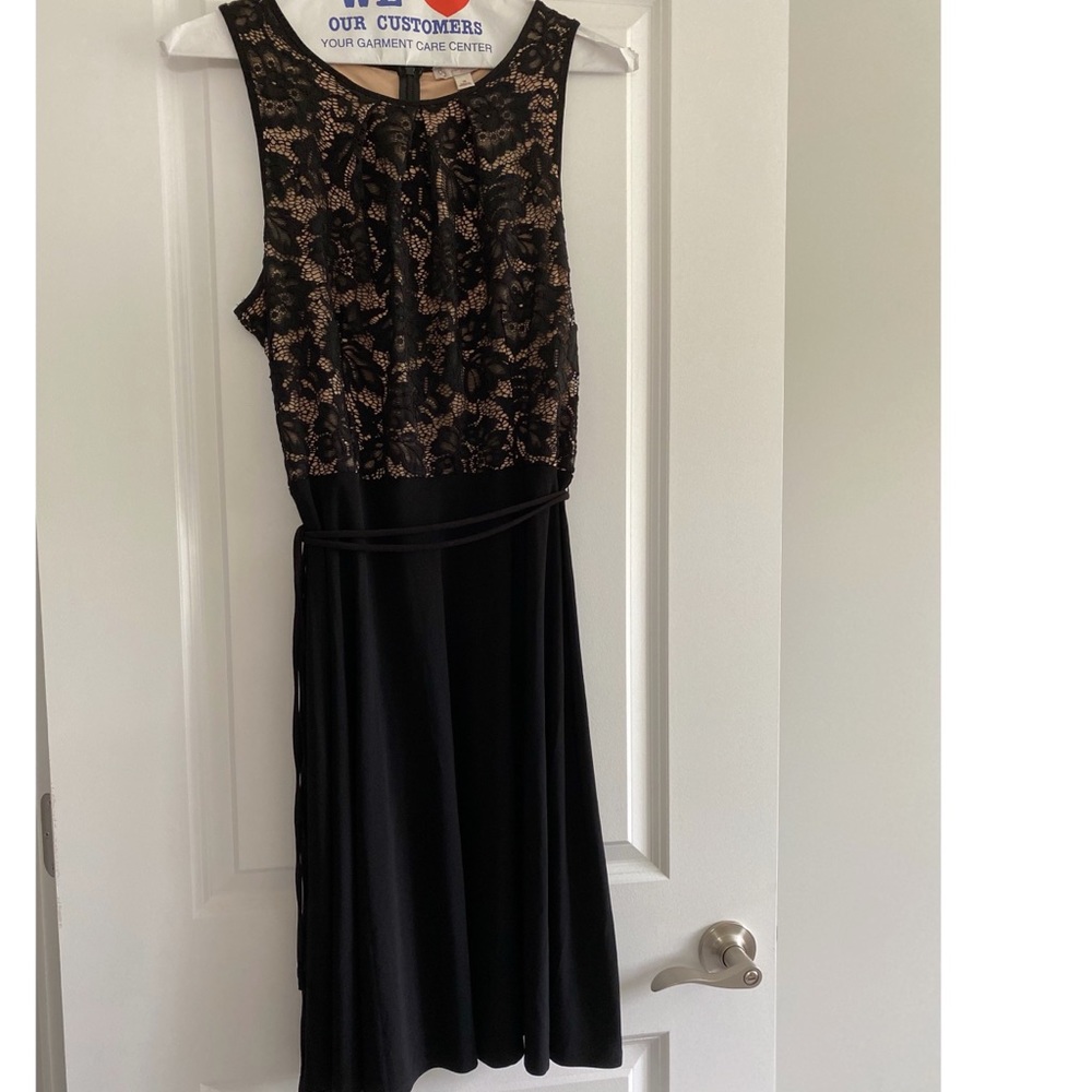 Dressbarn formal dress with peekaboo lace bodice